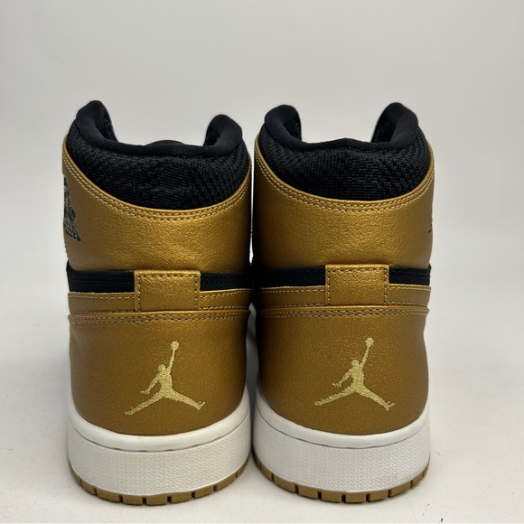 Nike Air Jordan 1 Retro High 2014 “Melo PE/Black Metallic Gold” 2023 - Picture 5 of 8
